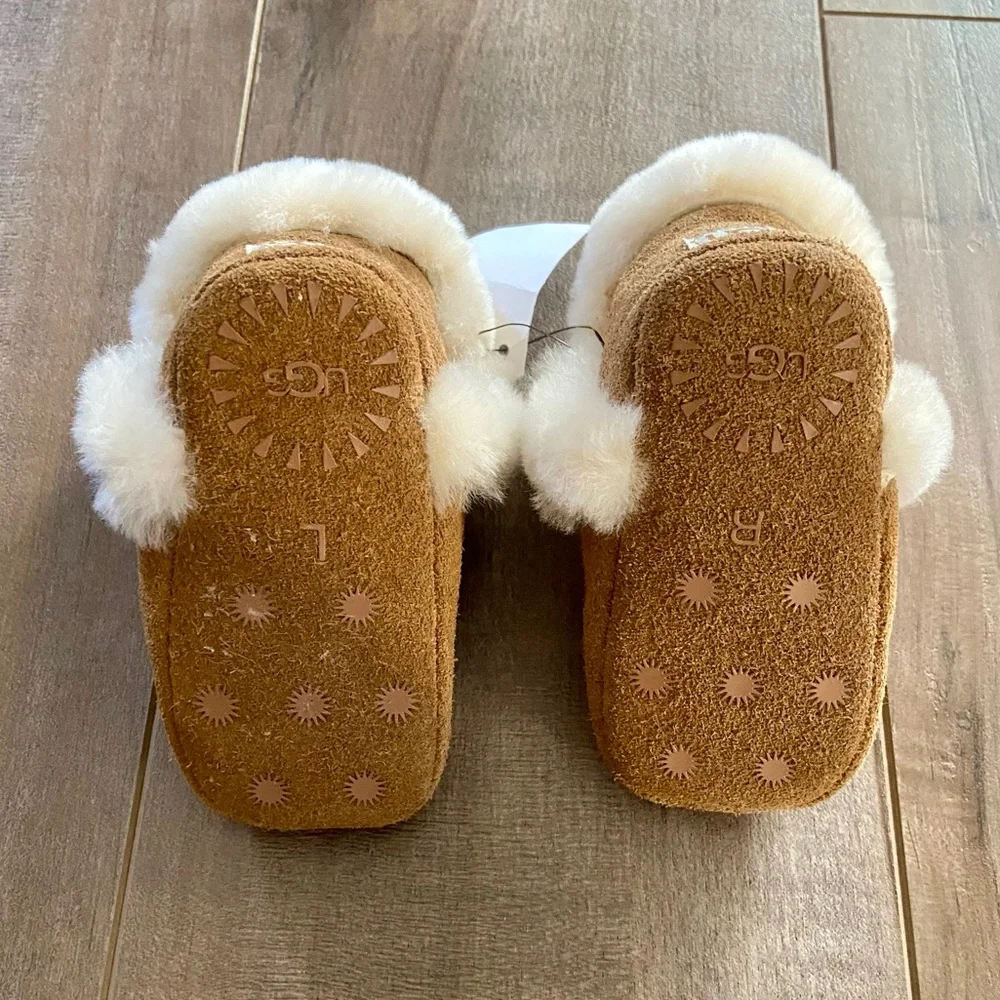 UGG Baby Lassen Ankle Boot in Chestnut